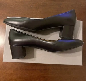 Aquatalia Vera Mid Pump Black Calf Leather Size 8,5.  Made in Italy. - Picture 1 of 10