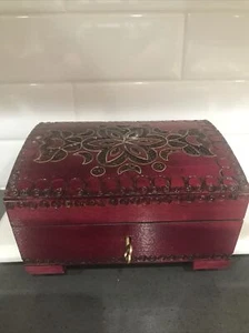 Wooden Hand carved Jewelry Box With Key - Picture 1 of 8