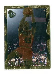 1994-95 1995 1995 Topps In rilievo Michael Jordan PARALLELO ORO #121 (macchie bianche) - Foto 1 di 2