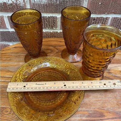 Itens lascados de vidro âmbar para artesanato. Aprox 4 lb - Imagem 1 de 4