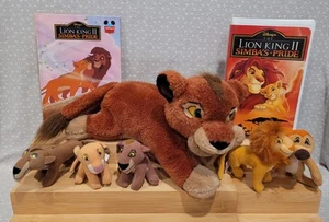 Lion King II Simba's Pride VHS Book Zira Kiara Simba Disney Store Kovu Plush Lot - Foto 1 di 23