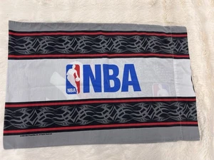 Vintage 2006 NBA Basketball Kissenbezug Bettwäsche Y2K Design Grau Schwarz - Bild 1 von 3