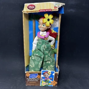 Disney Pixar Toy Story Hawaiian Vacation Aloha Jessie Puppenkiste zeigt Gebrauchsspuren - Neu - Bild 1 von 13