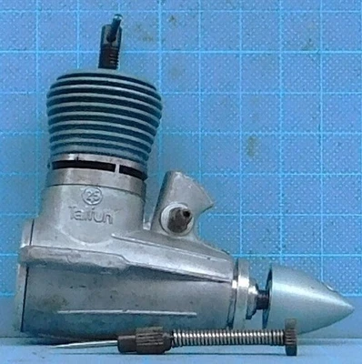 Taifun Rasant II 2.5cc Vintage 2-stroke diesel engine for model airplanes used - Image 1 of 3