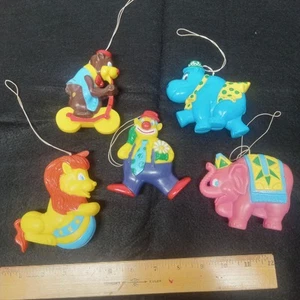 Figuras de colección 1972 con tema de circo para bebé móvil plástico payaso animal móvil - Imagen 1 de 12