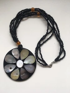 Handmade Large Round Pendant Black Beads Beach Mother Of Pearl Shell Necklace - Bild 1 von 12