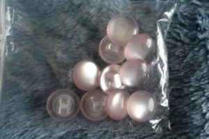 PK 20 SMALL PALE PINK MUSHROOM BUTTONS NEW - Picture 1 of 5