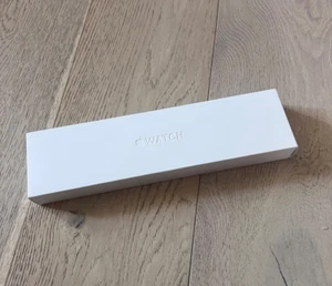 Apple Watch Series 7 41mm zielona aluminiowa koniczyna - model A2473 - tylko puste pudełko - Zdjęcie 1 z 6