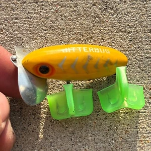 Fred Arbogast Classic Jitterbug Bugged eye Fishing Lure yellow 2207425 - Vintage - Picture 1 of 5