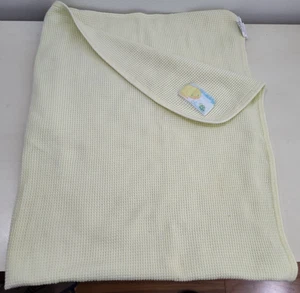 Tykes by Carters Yellow Cuddly Duckie Patch Thermal Baby Blanket - Picture 1 of 9