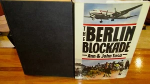 The BERLIN bLoCkAdE. Ann & John Tusa. 1a edición 1988 HbDj aquí en melb - Imagen 1 de 12