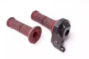 Handlebar Grips Right Left Honda XL 250 R MD11 84-85 - Picture 1 of 2