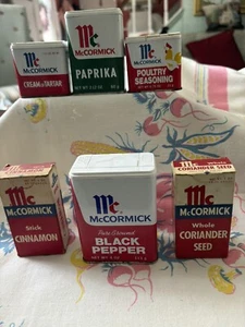McCormicks Vtg 4 Spice Tins  2 Boxes Made in Maryland & California Some w/Spices - Picture 1 of 11
