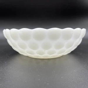"Cuenco para servir blanco con borde festoneado burbuja de vidrio leche Anchor Hocking 8,25"" de colección" - Imagen 1 de 6
