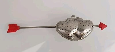 Infusor de té con flecha de cupidos en forma de corazón doble Foto 1 de 4