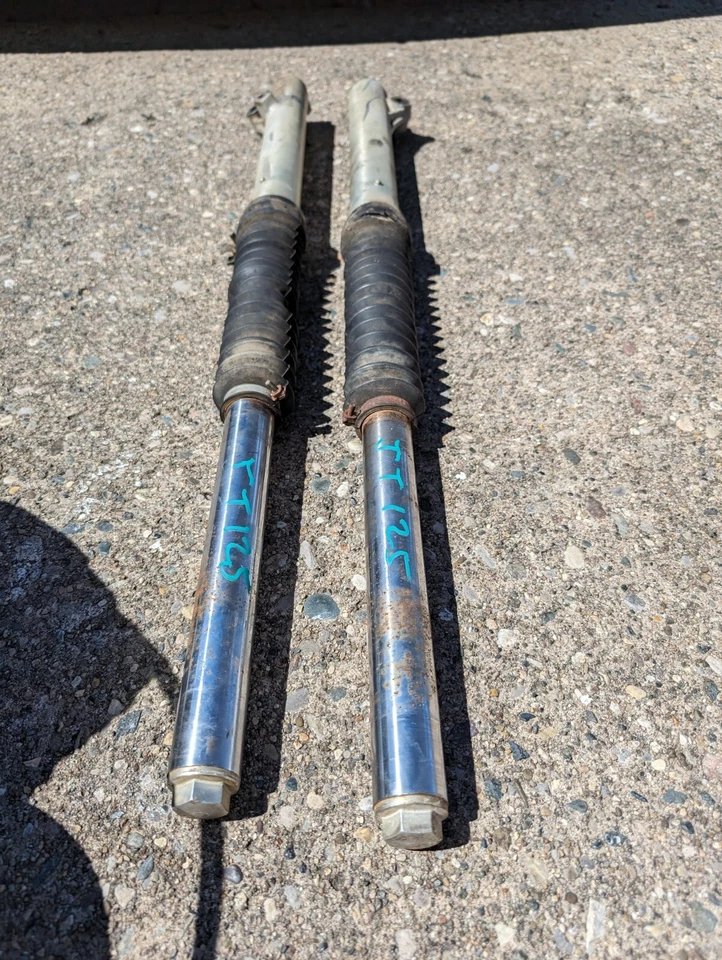 Horquillas delanteras Yamaha IT125 1980 Foto 1 de 4