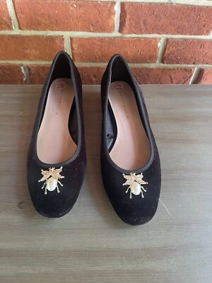 Pisos de ballet de terciopelo negro perla adornados con escarabajo Zara Trafaluc 7264 201 38/7,5 Foto 1 de 4