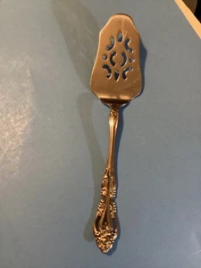 Imperial CHALMETTE Acero Inoxidable SERVIDOR DE PASTEL PERFORADO 9 1/4" - Imagen 1 de 13