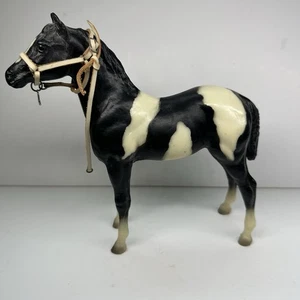 Vintage Stock Horse Fohlen Pinto Tobiano Fohlen Breyer Traditional 1983-1988 #231 - Bild 1 von 5