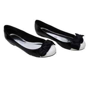 White House Black Market WHBM Ballet Flats Bow Front Cap Toe Size 6M Slip-On  - Picture 1 of 9