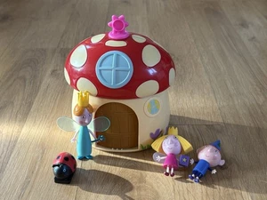 Ben & Holly Little Kingdom Red Toadstool Mushroom Magic Closet & Figures - Picture 1 of 8