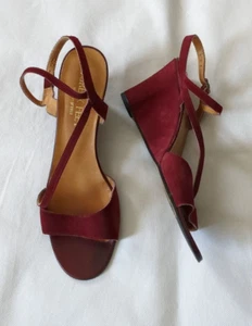 Sandalias de cuña de gamuza roja Greek Feet talla 8 punta abierta correa para el tobillo hechas en Grecia - Imagen 1 de 11