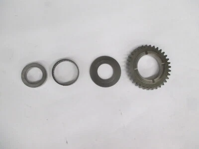 1982 suzuki gs650g OIL PUMP SPROCKET GEAR  - Image 1 of 4