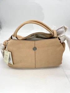 BOLSO DE GAMUZA CON ASA SUPERIOR MARCA LUCKY Y CUERO ARENA POLVORIENTA NUEVO $178 bolso de mano tostado - Imagen 1 de 18