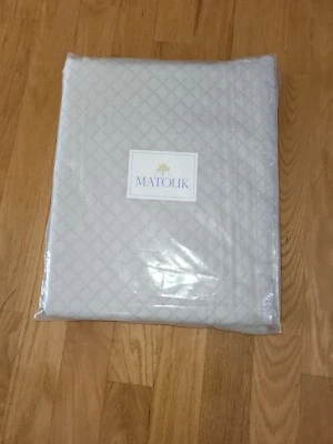 Cobertor completo/queen Matouk M087 Nadia 500 hilos en color plata Foto 1 de 4