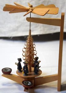Altes Erzgebirge Weihnachtsdeko Wandpyramide von ca. 1960-70 - Bild 1 von 3