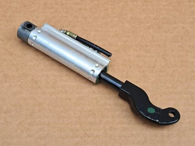 03-09 MERCEDES BENZ CLK350 CLK500 CONVERTIBLE TOP OVERHEAD LOCK LATCH CYLINDER - Image 1 of 4