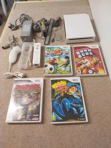 Nintendo Wii Game Console Bundle Games Controller & Nunchuck, 4 Games - Afbeelding 1 van 20