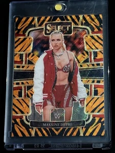 2024 WWE Select Tiger Prizm Maxxine Dupri SSP Case Hit - Foto 1 di 2