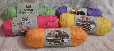 Lote de 5 hilos Caron Simply Soft Brites 6 oz 315 yardas medianos #4  Foto 1 de 4
