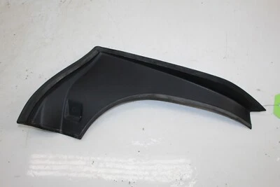 Tampa traseira direita acabamento calha Cadillac CT4 2020-2022 84785915 FABRICANTE DE EQUIPAMENTO ORIGINAL - Imagem 1 de 4