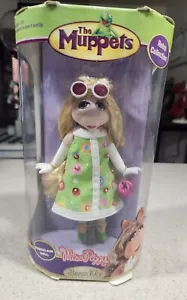 The Muppets Miss Piggy 7 Zoll Porzellanpuppe Messing Schlüssel Weckhalter #B5 - Bild 1 von 5
