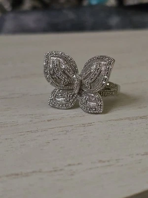 Anillo Ross Simons Plata de Ley Diamante Mariposa Grande Texturizado Foto 1 de 4