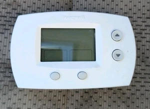 Honeywell Thermostat TH5220D1003 (Tested) - Picture 1 of 2