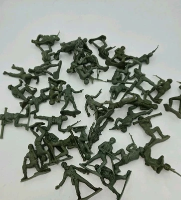 ENORME Lote Militar 40 Figuras Hombres Ejército Verde De Colección Juguetes de Juego Foto 1 de 4