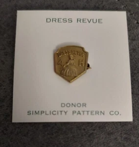 Vintage 4-H Vestido de Club Revue Premio Pin Patrón de Simplicidad Co. en Tarjeta - Imagen 1 de 3
