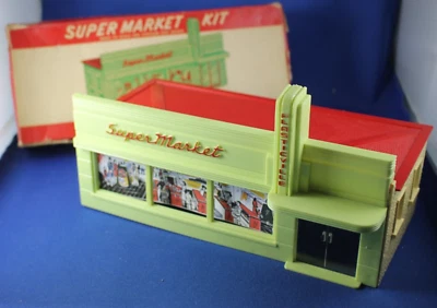 Plasticville - O-O27 - #SM-7 Supermarket - Red Roof & Lettered - Excellent - Image 1 of 4