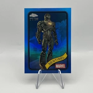 2025 Topps Chrome Marvel SENTINEL Blue Refractor #'d 231/299 33 - Bild 1 von 3