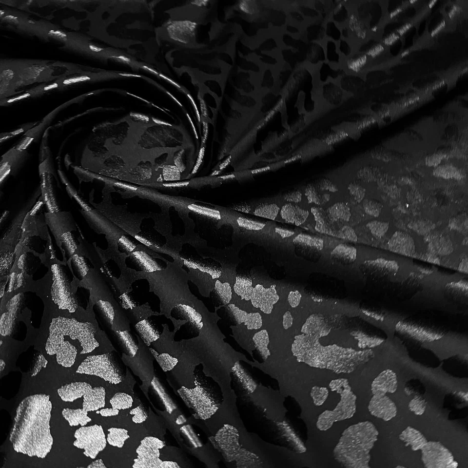 Traje de baño negro con estampado de animales de leopardo elástico en 4 vías 60" de ancho spandex por yarda Foto 1 de 4