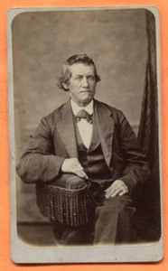 CDV Findlay OH Portraits of a Gentleman & Wife by Zay circa 1870s Backstamp - Bild 1 von 5