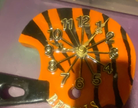Cincinnati bengals vintage wooden clock Cover