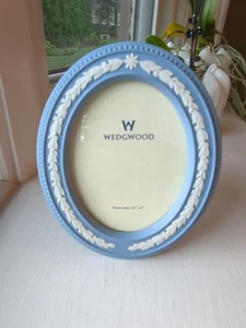 Wedgwood Blue & White Jasperware 6X5" Oval Photo Picture Frame Decor - Picture 1 of 15