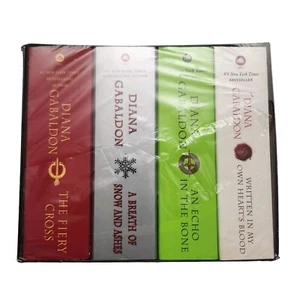 Outlander Volumes 5-8 4-Book Boxed Set : The Fiery Cross a Breath of Snow - Bild 1 von 4