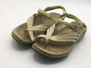 HUSH PUPPIES BODY SHOES WOMENS 7.5 W LEATHER TAN AND GREEN TOE SANDAL FLATS - Picture 1 of 5