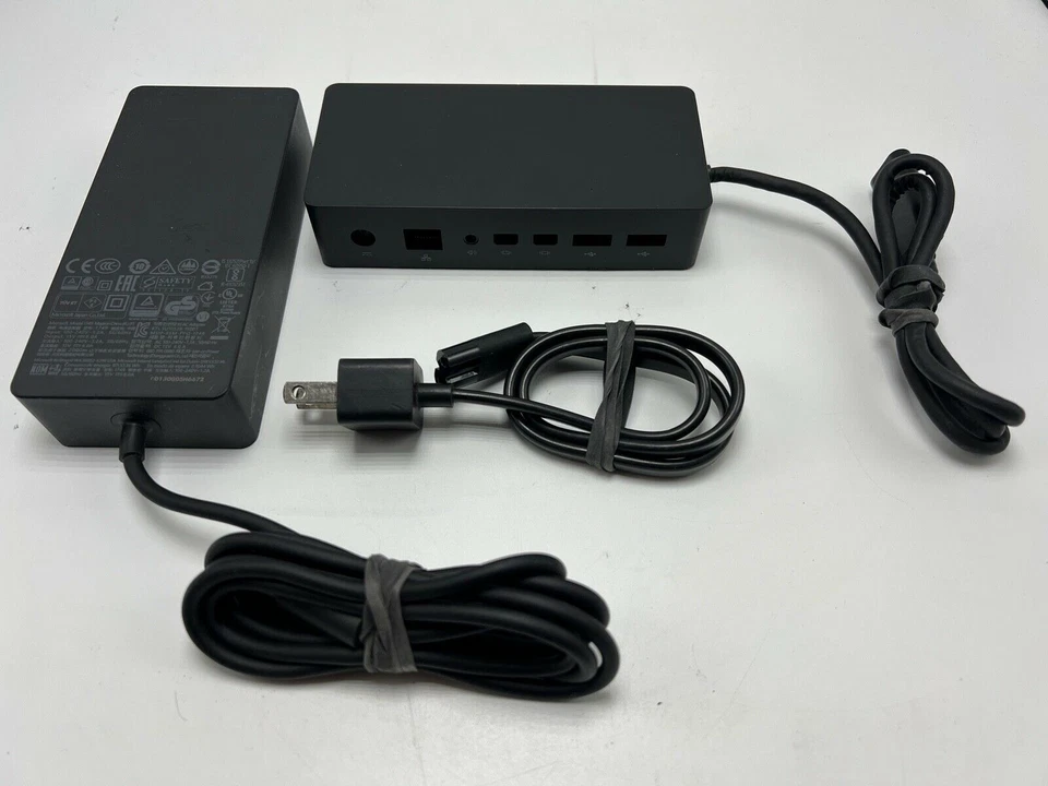 Microsoft Dockingstation 1661 für Surface Pro 3 4 Surface Book 1 2 - Dock & AC - Bild 1 von 1