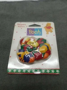 Vtg Wilton Disney Winnie the Pooh & Tigger 1997 Magnet Tigger Bearing Gifts - Picture 1 of 4